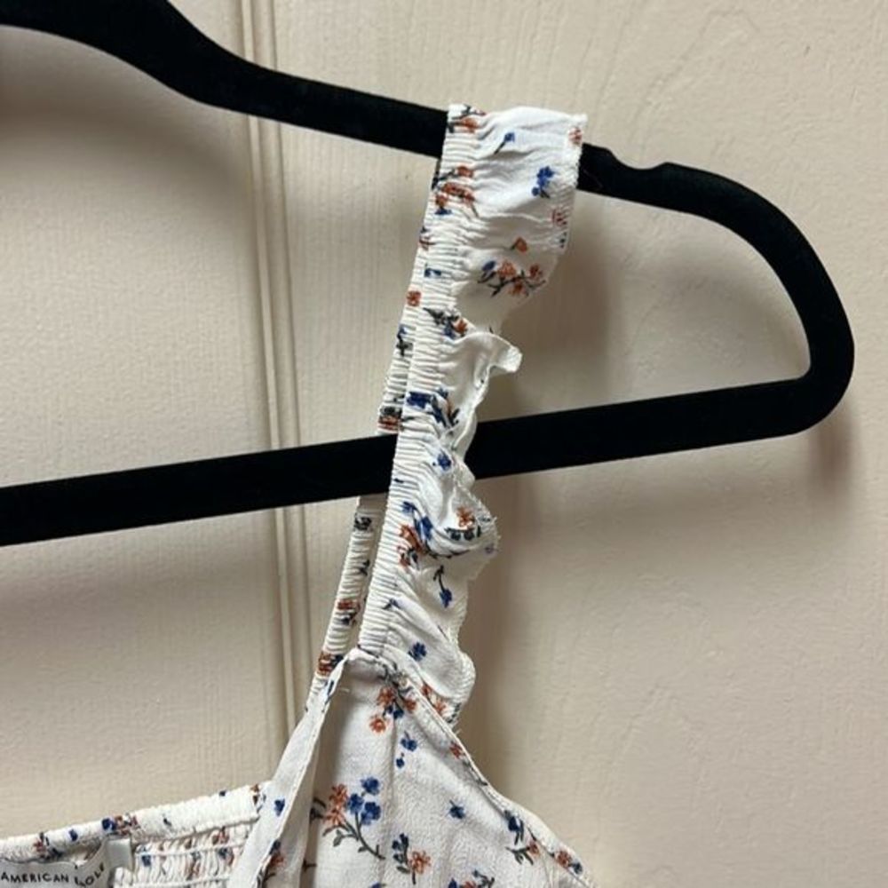 American Eagle Crop Top - Picture 4 of 11